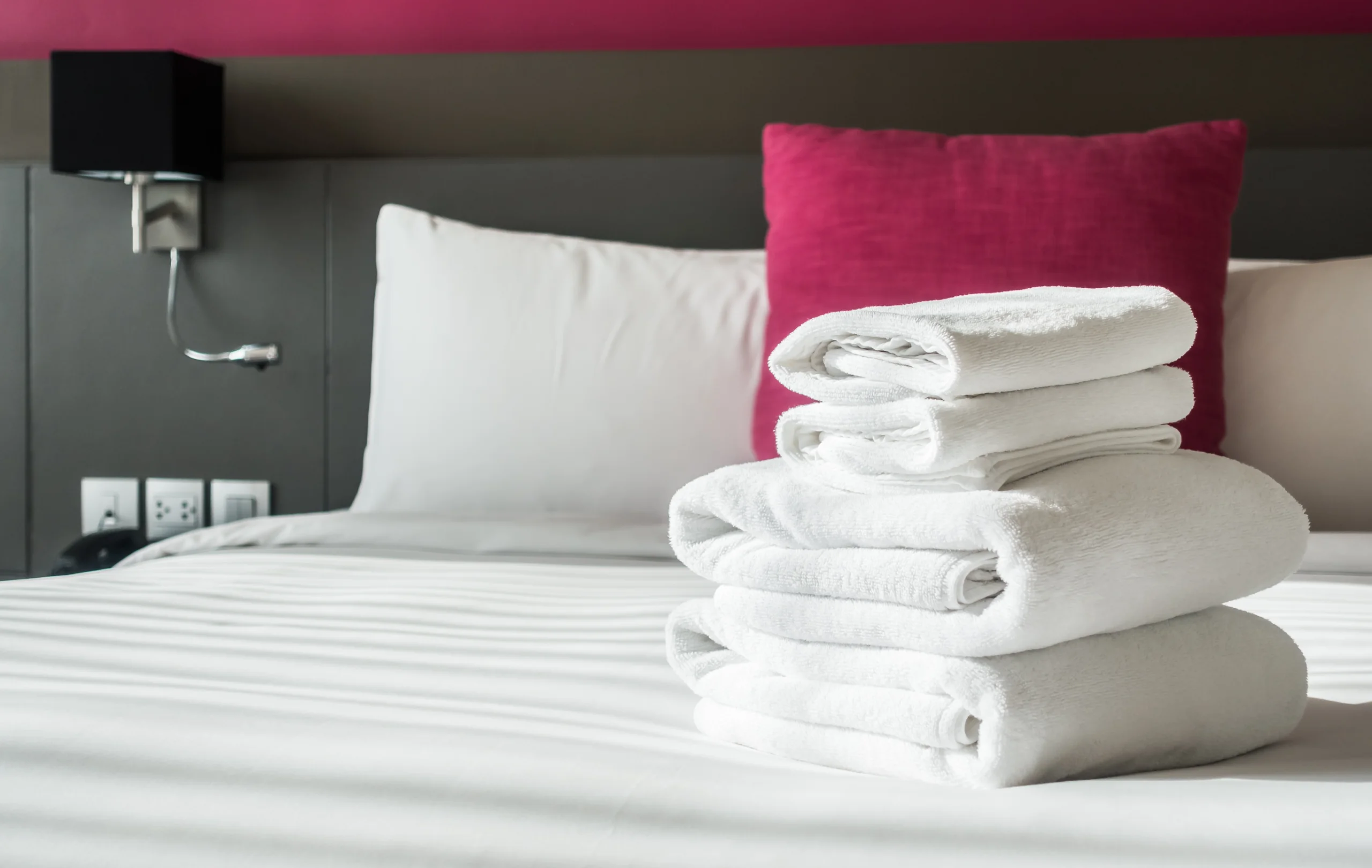 Sábanas, toallas y blancos confeccionados para hogares, hoteles y negocios